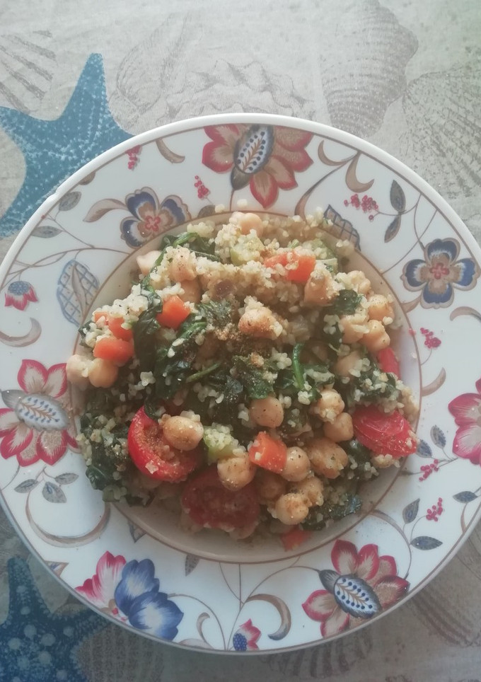 Una foto de Bulgur con garbanzos