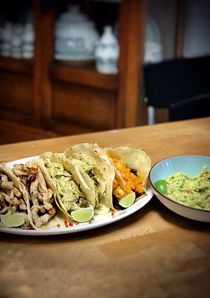 Una foto de Cena mexicana: Tacos y Guacamole