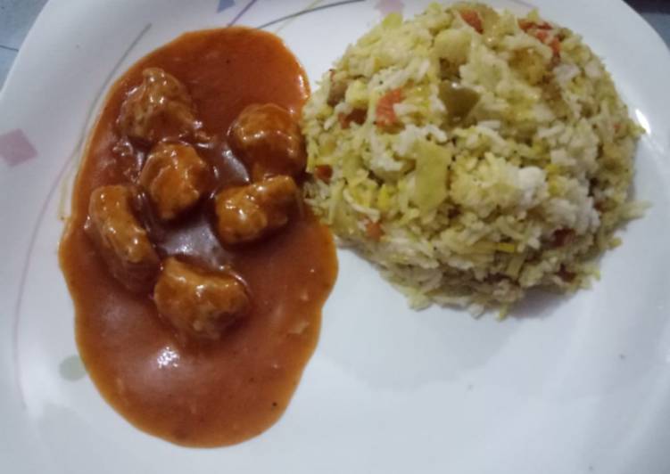 Get Breakfast of Fried Rice With Chicken Manchurain