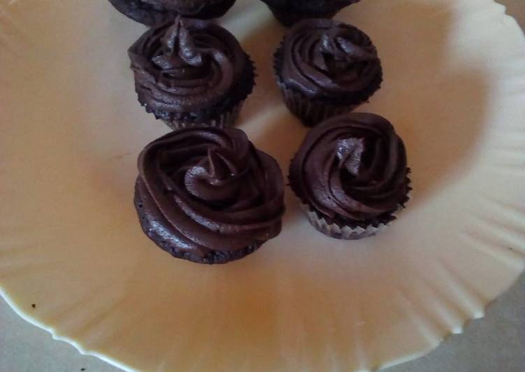 Simple chocolate cupcake