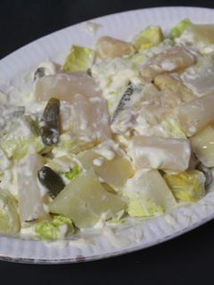 Una foto de Ensalada de queso con espárragos