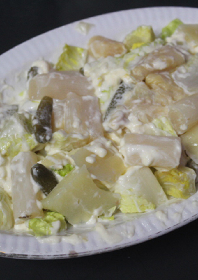 Una foto de Ensalada de queso con espárragos