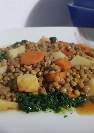 Una foto de Potaje de Lentejas Vegetariano