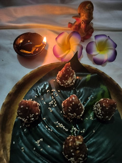 A picture of Dates modak.