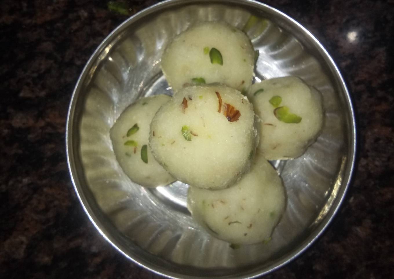 Coconut ladoo