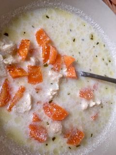Tárkonyos csirkeragulevesünk recept fotója