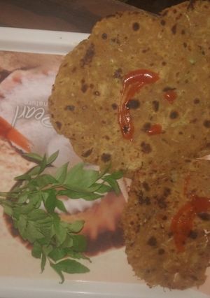 लौकी के पराठे (lauki ke parathe recipe in Hindi) रेसिपी मुख्य फोटो