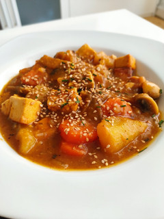 Una foto de Guiso de tofu con verduras