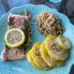 A picture of Rosemary & Lemon Baked Salmon.