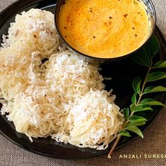 A picture of Suji Idiyappam with coconut chutney.
