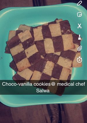 A picture of Choco-vanilla cookies.