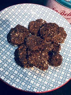 Una foto de Galletas de avena y chocolate