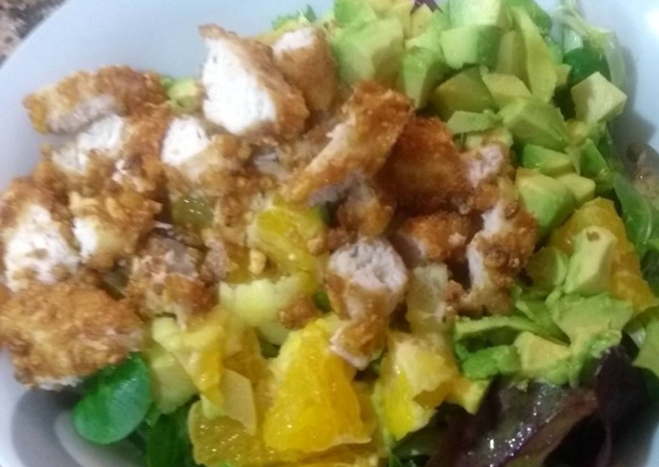 Ensalada de pollo y aguacate