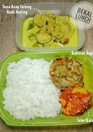 Foto resep Tuna Asap Kuah Kuning & Telur Balado #IdeBekalLunch