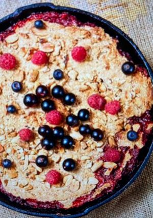 A picture of Steel-cut Oatmeal Berry Breakfast Bake.