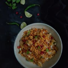 A picture of Cornflakes chaat.