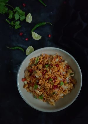 A picture of Cornflakes chaat.