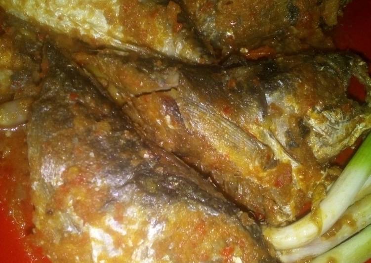 Ikan kembung bumbu sere