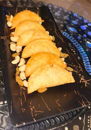 A picture of Mava gujiya.