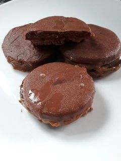 Una foto de Alfajores de chocolate Gaby