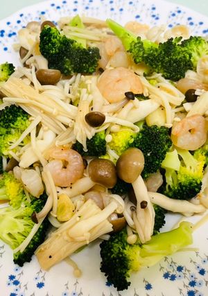蝦仁青花菜炒三菇 的食譜成品照片