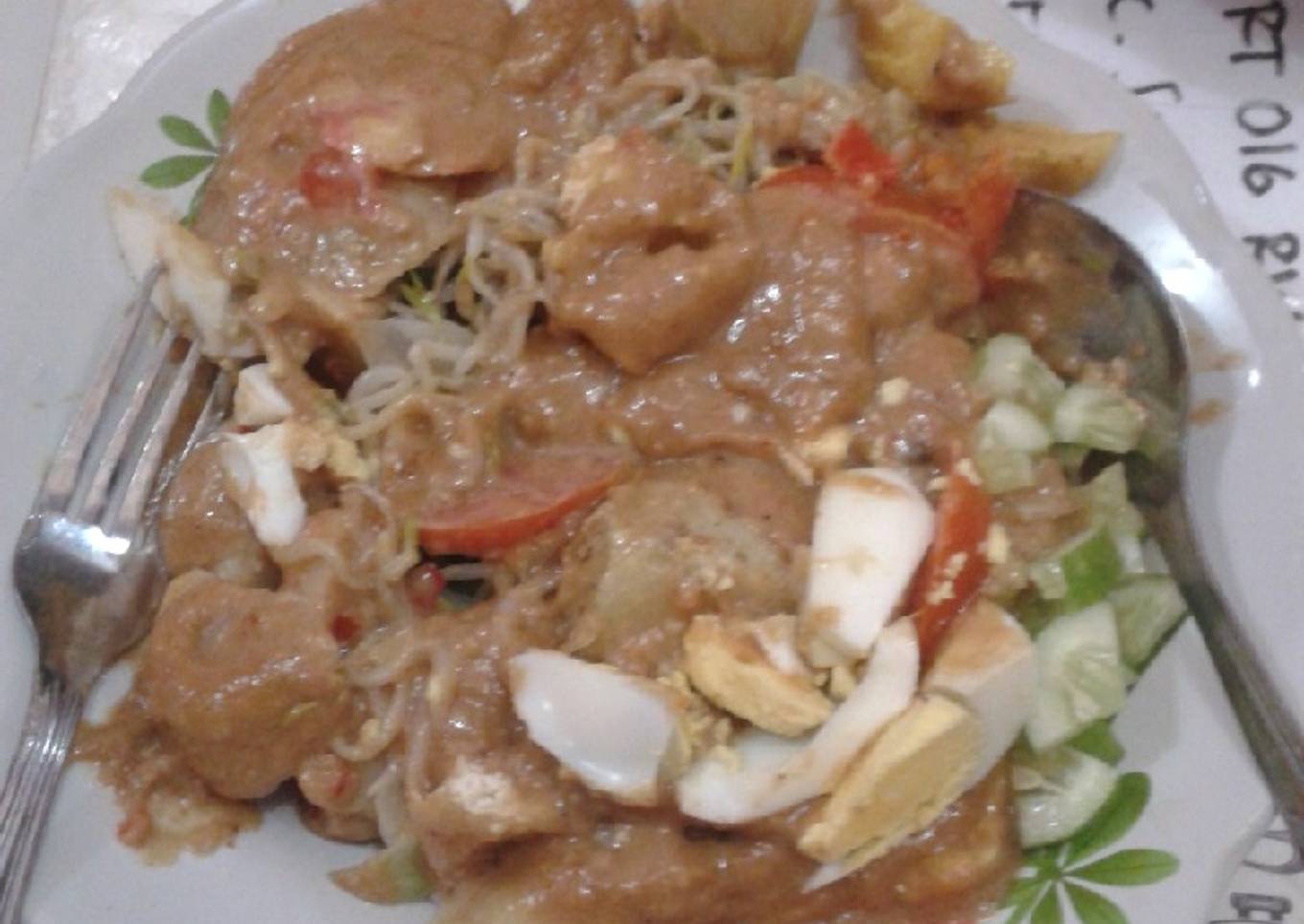 Resep Gado-gado Pakai Bumbu Pecel Madiun