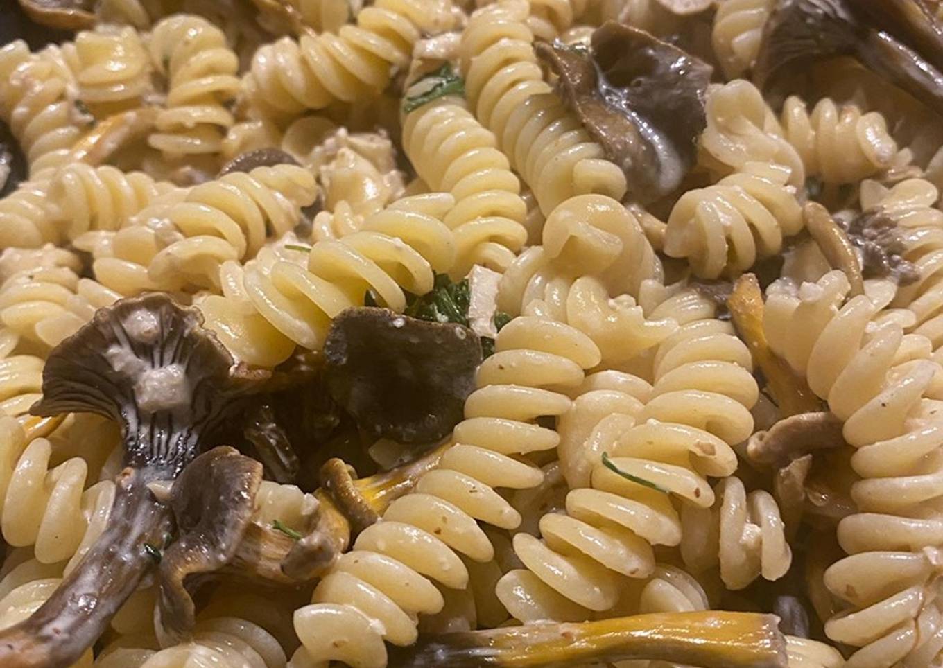 Pâtes, Chanterelles et Noix