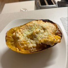 A picture of Buffalo Chicken Spaghetti Squash.