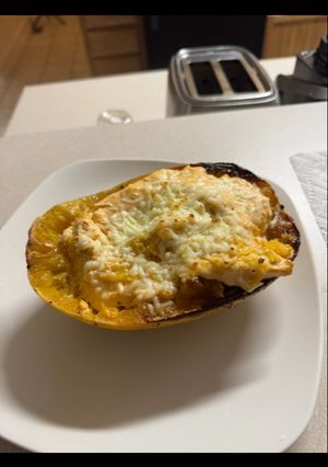 A picture of Buffalo Chicken Spaghetti Squash.