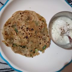 A picture of Spring onion Paratha.