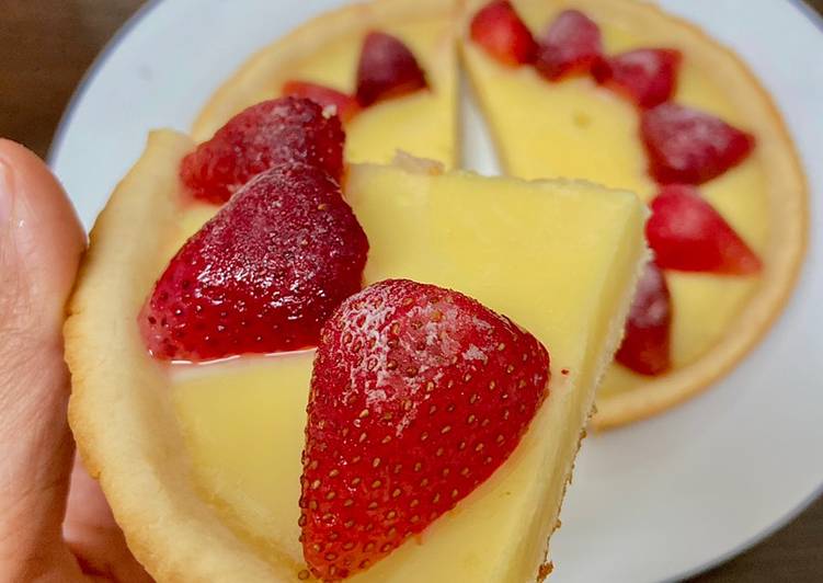 Bagaimana Menyiapkan Pie susu strawberry teflon yang Bisa Manjain Lidah