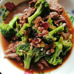 A picture of Beef with Brocolli.