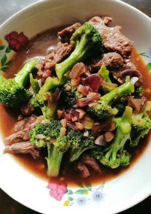 A picture of Beef with Brocolli.