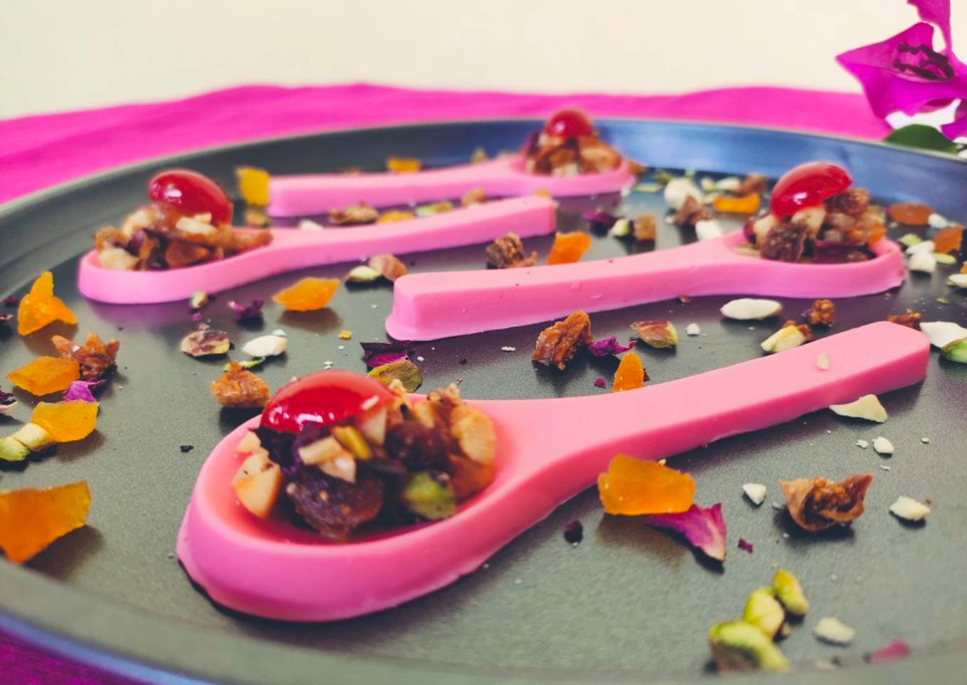 Kashmiri shufta in Chocolate spoons