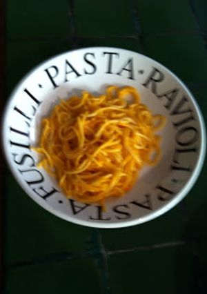 Una foto de Spaghetti rosa como en casa de mi mamá
