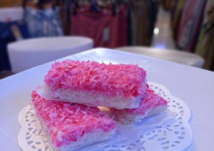 Kue Sengkulun tepung ketan