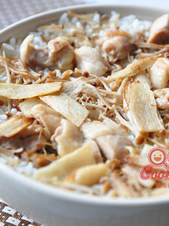 簡單版麻油雞菇菇炊飯 的食譜成品照片