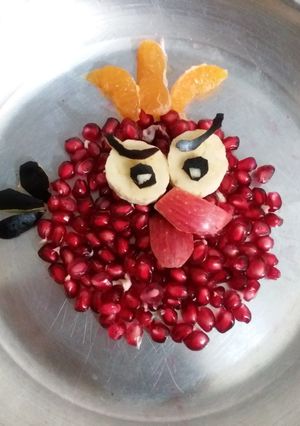 عکسی از دستور تزيين ميوه براي كودكاان🍎🍌🍆🍊
