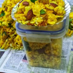 A picture of Namkeen chivda.
