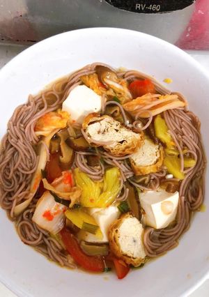 Hình của món Bún lứt kim chi chay cay cay :P.