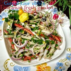 A picture of Tanzanian fresh garden salad 🥗.