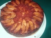 Una foto de tarta invertida de manzana royal