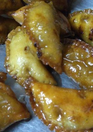 गुजिया (gujiya recipe in hindi) रेसिपी मुख्य फोटो