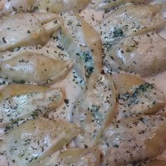 A picture of Chicken and Broccoli Alfredo Stuffed Shells.