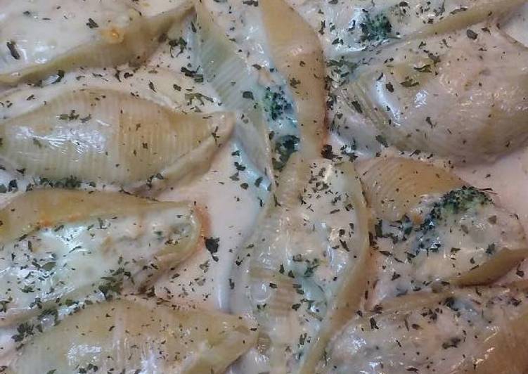 Chicken and Broccoli Alfredo Stuffed Shells