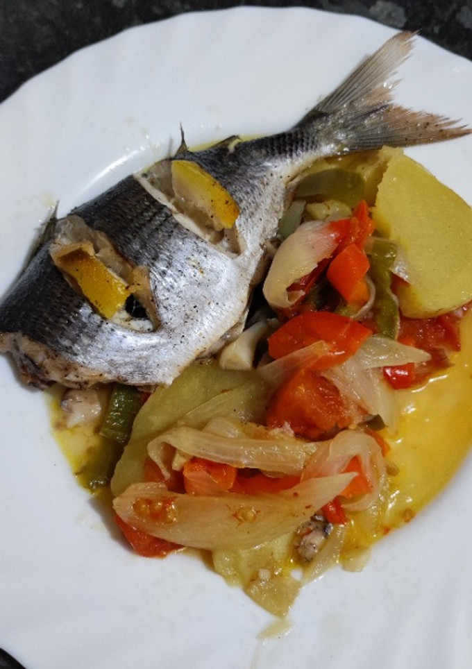 Una foto de Sargo en Olla GM D con verduras