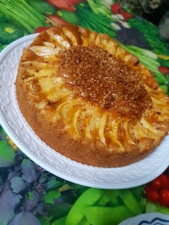 Una foto de Pastel de manzana estilo turco, receta de mi amiga Nora Mohamed