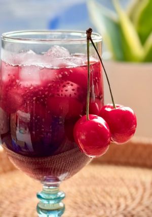 Hình của món 🌱 Nước Giải Khát Cherry Nấu Rượu Vang Đỏ Hạt Chia.
