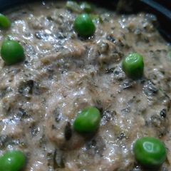A picture of Methi matar malai.
