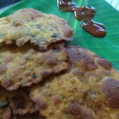 A picture of Jowar thika puri.